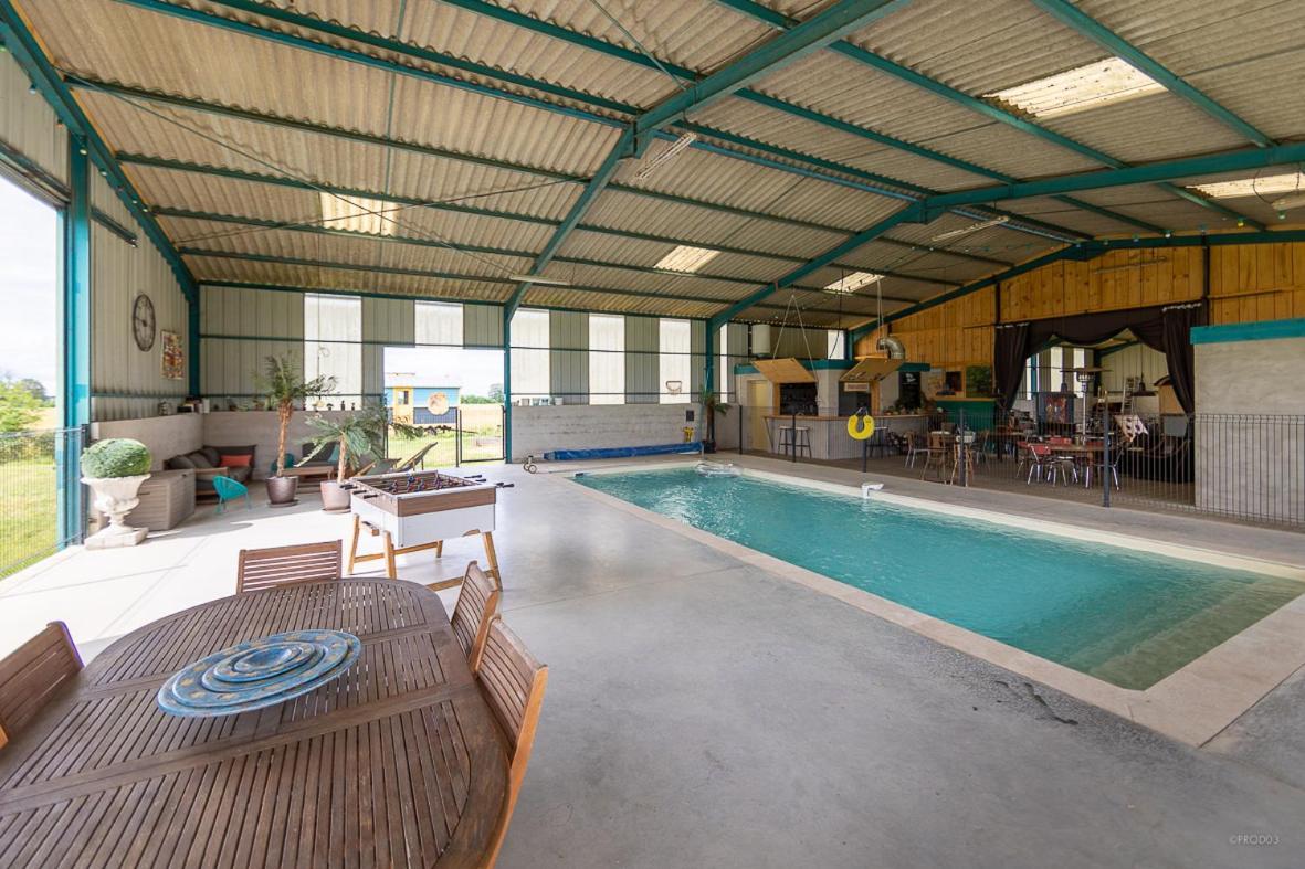 La Roulotte Circus Des Grillots Hotel Beaulon Ngoại thất bức ảnh